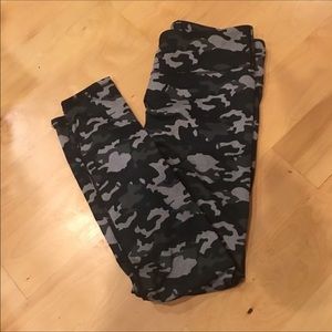 Camo fabletics leggings